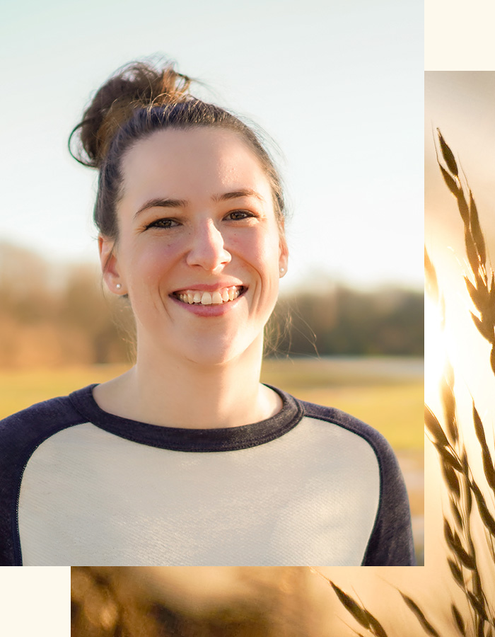 Rabea Feierabend Life Coach lächelnd im Portrait im Freien